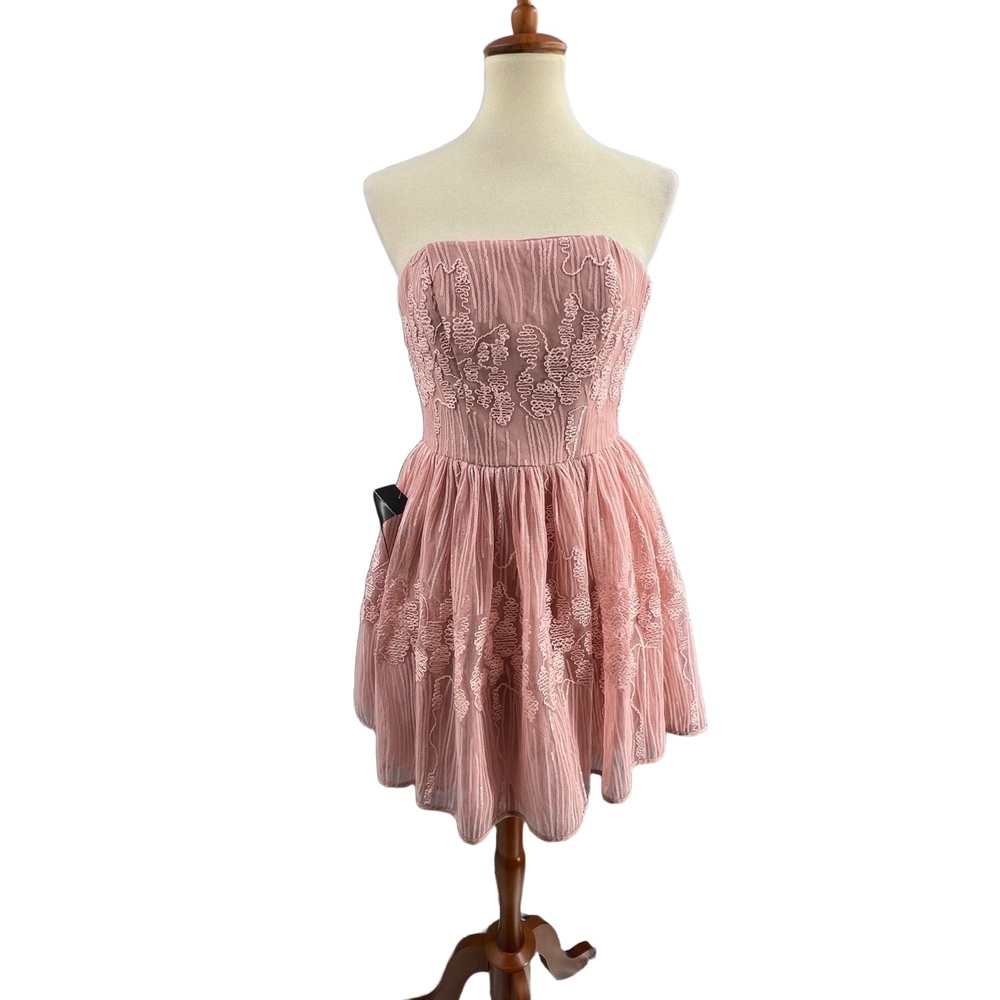 Bebe Dress Pink Embroidered Sequin Strapless Party Going Out Romantic Size 2 New